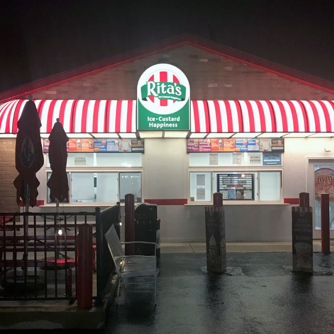 Ground-installed exterior restaurant sign.